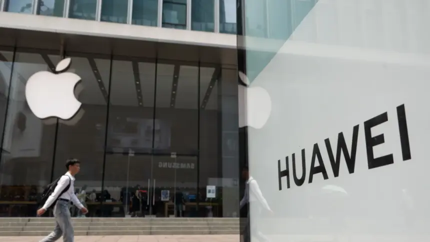108028166 1725271707657 Gettyimages 2169269083 Huawei Apple Store In Shanghai